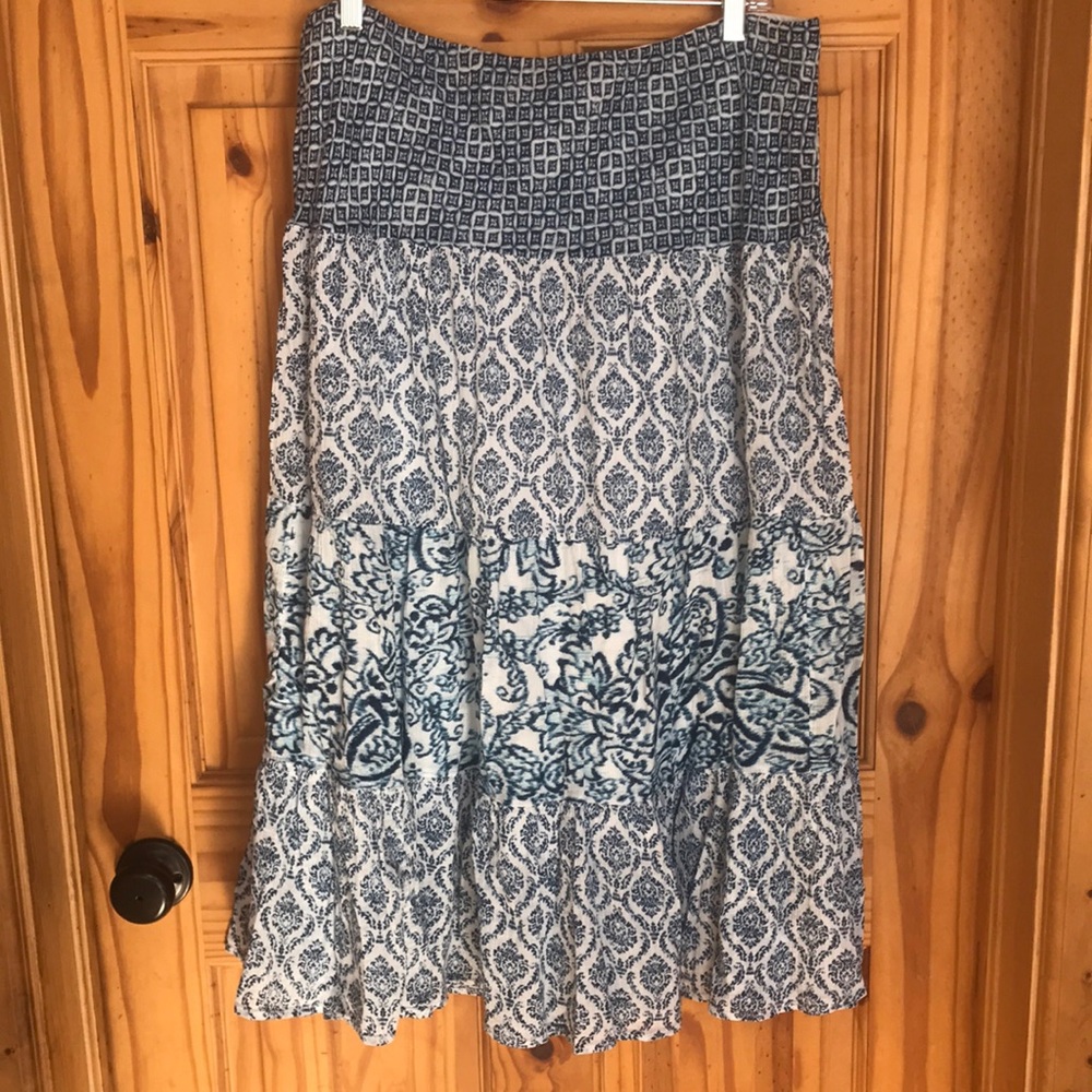 BOGO Chaps Navy blue and white paisley Patterned Midi Skirt large long